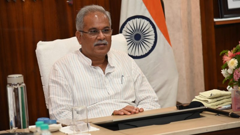 प्रधानमंत्री नरेन्द्र मोदी की अध्यक्षता में कोविड-19 संक्रमण के संबंध में आयोजित बैठक में मुख्यमंत्री बघेल हुए शामिल