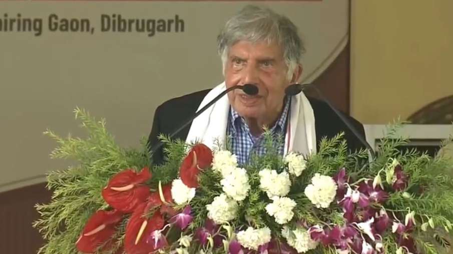 हाथ पकड़कर मंच पर आए, हिंदी में बोले रतन टाटा, असम में दिया भावुक भाषण, बोले, मैं अपने आखिरी वर्षों को हेल्थ सेक्टर को समर्पित करता हूं