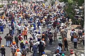 पटियाला में गरमाया माहौल, शिवसैनिकों व खालिस्तानी समर्थकों में हिंसक झड़प, कर्फ्यू लागू