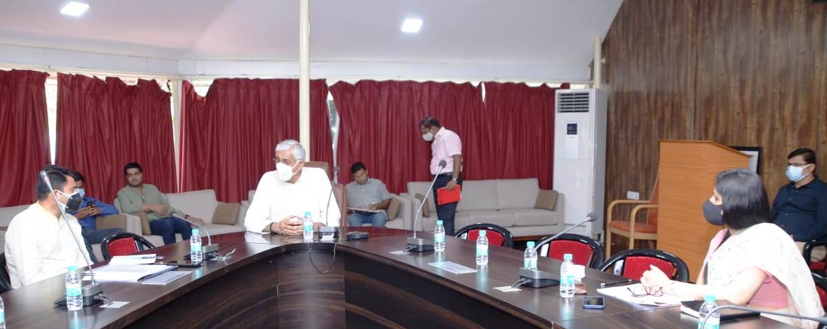 प्रधानमंत्री ग्राम सड़क योजना से संबंधित जानकारियां करें डिजिटल… पंचायत एवं ग्रामीण विकास मंत्री सिंहदेव ने ई-पीआरआई परियोजना की समीक्षा बैठक में कहा