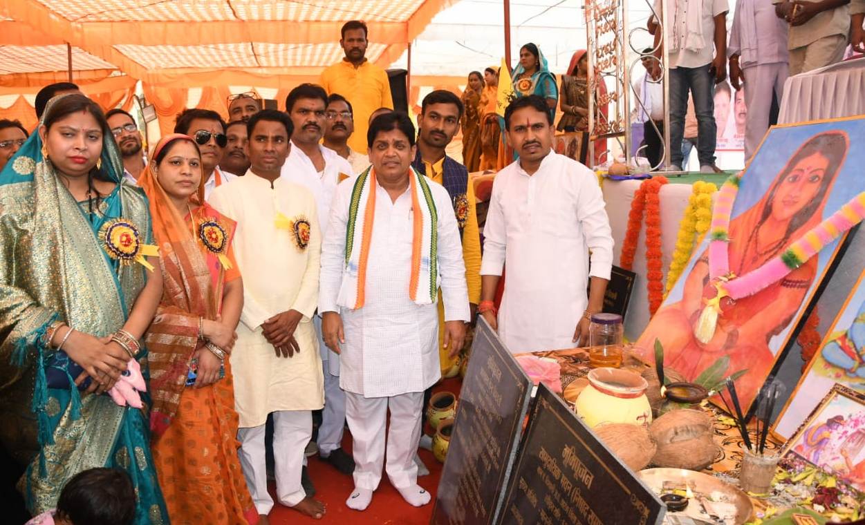 मंत्री डॉ. डहरिया ने चिखली में तीन करोड़ के विकास कार्यों की सौगात दी