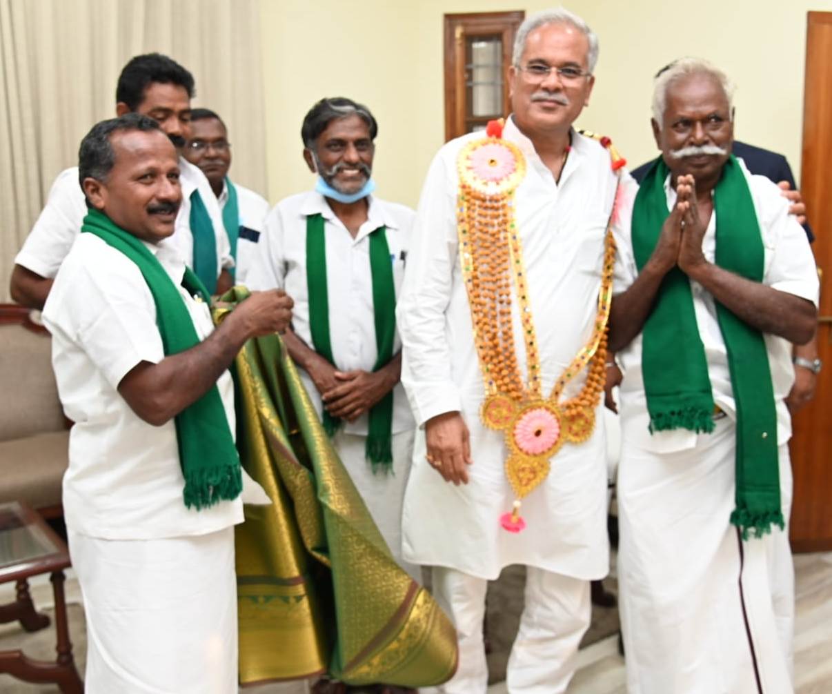 बघेल से तमिलनाडु से आए किसानों के प्रतिनिधि मंडल ने की सौजन्य मुलाकात