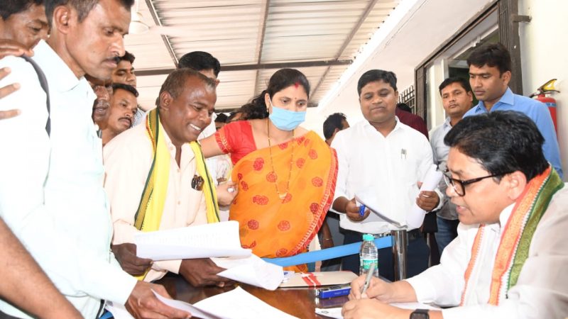 नगरीय प्रशासन मंत्री ने आम जनता से भेंट कर विकास कार्यों की ली जानकारी