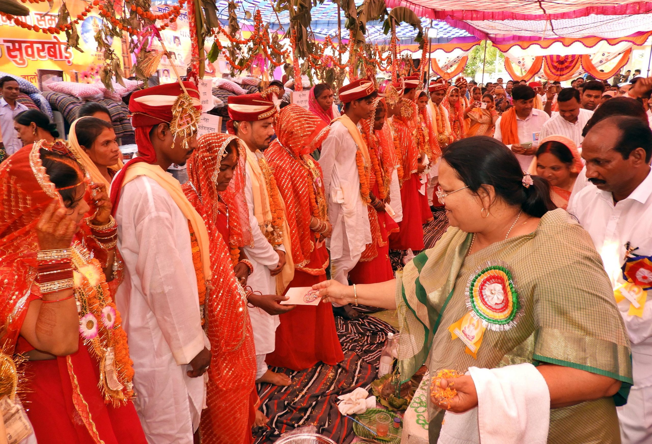 मुख्यमंत्री सामूहिक कन्या विवाह योजना: महिला एवं बाल विकास मंत्री अनिला भेंडिया ने 22 नवदम्पत्तियों को दिया आशीर्वाद