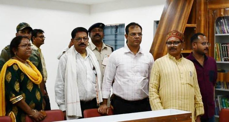 शिक्षा मंत्री ने स्वामी आत्मानन्द उत्कृष्ट अंग्रेजी स्कूल वाड्रफनगर का किया निरीक्षण
