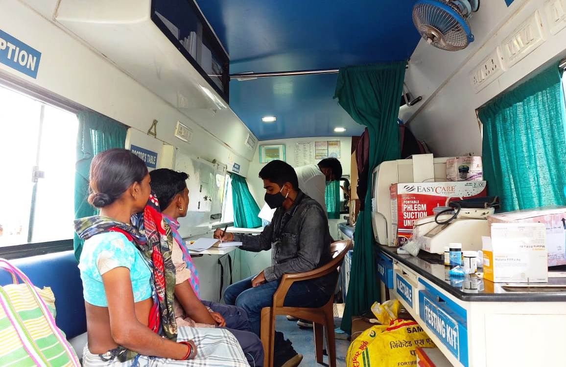 छत्तीसगढ़ के वनांचलों और ग्रामीण इलाकों के हाट-बाजारों में 26.17 लाख लोगों का इलाज