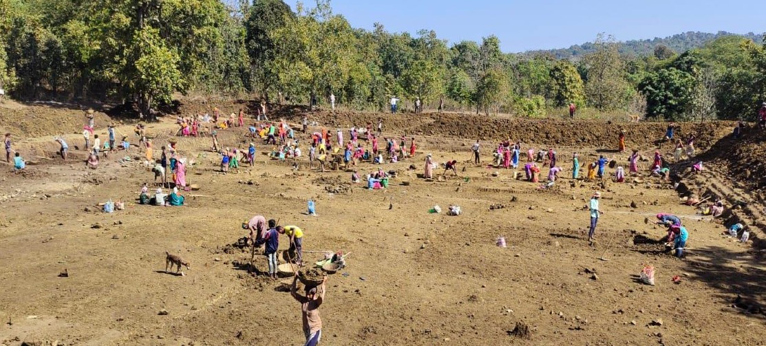 नरवा विकास कार्यक्रम: गत तीन वर्षों में वनांचल के 4855 छोटे-बड़े नालों में काफी तादाद में भू-जल संवर्धन संबंधी संरचनाओं का हो रहा निर्माण