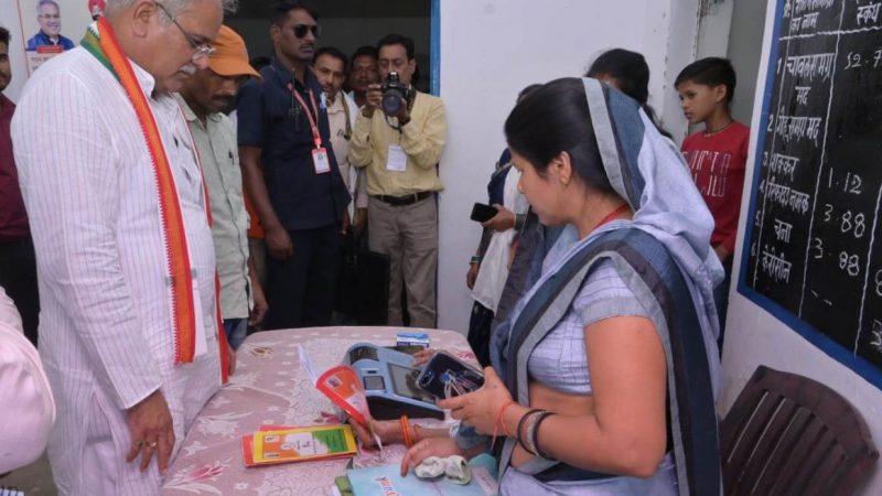 मुख्यमंत्री ने शिक्षकों के स्कूल नहीं आने और शौचालय निर्माण का पैसा नहीं मिलने की शिकायतों पर दिए जांच के निर्देश