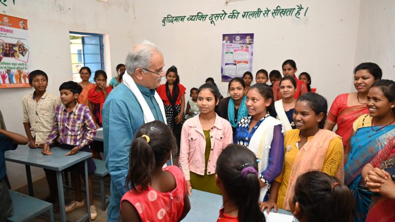 आदिवासी अंचल के बच्चे देखेंगे नवा रायपुर मुख्यमंत्री ने किया बच्चों से वादा : जंगल सफारी और नवा रायपुर घुमाएंगे