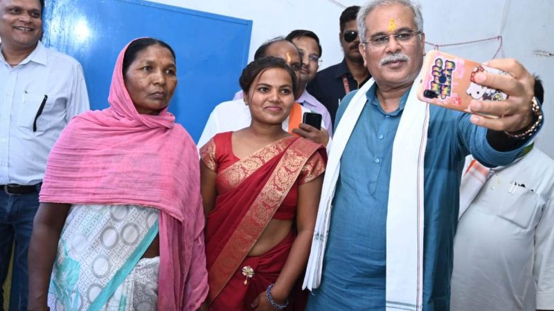 गौठान से मिली स्वावलंबन की राह : अण्डा उत्पादन से हुई 8 माह में लगभग ढाई लाख रूपए की आय