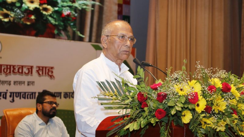 लोक निर्माण के कार्यों में गुणवत्ता का रखें विशेष ध्यान: मंत्री साहू