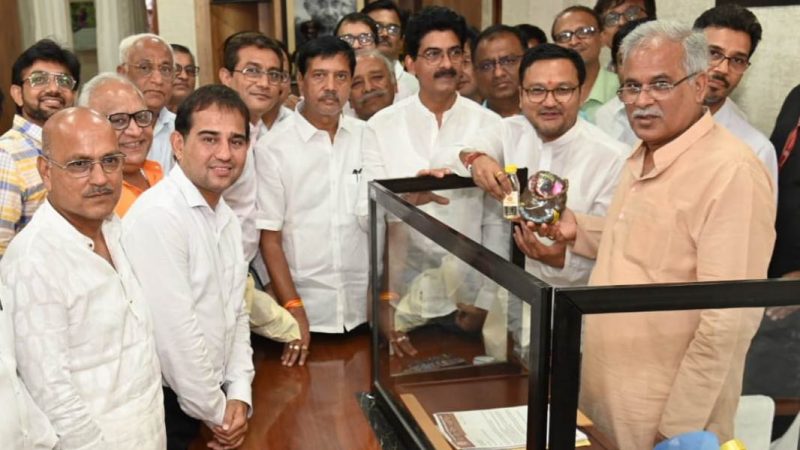 मुख्यमंत्री  भूपेश बघेल से जैन समाज के प्रतिनिधिमंडल ने की सौजन्य मुलाकात