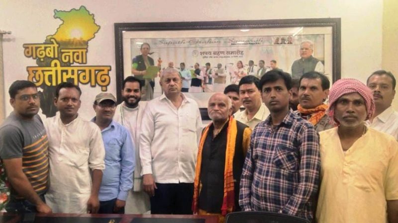 समाज के भवन के लिए आवेदन देते ही मंत्री अकबर ने किए 10 लाख रूपए स्वीकृत