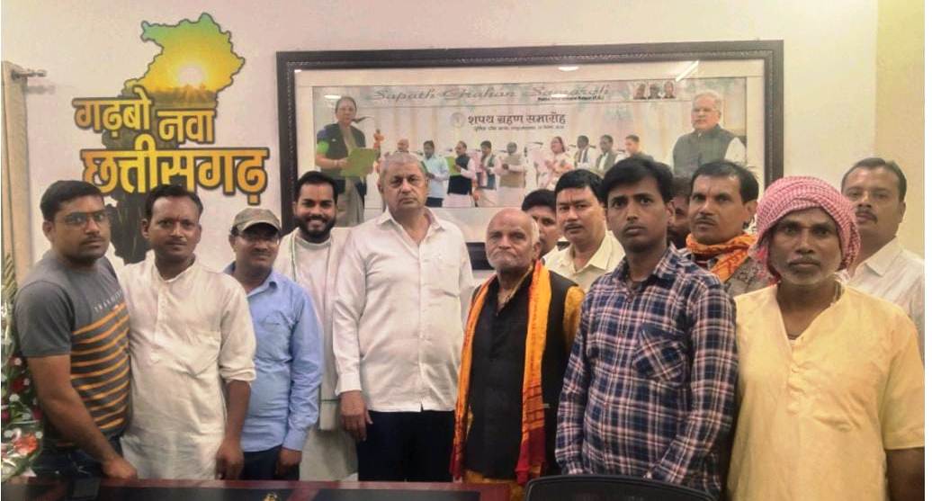 समाज के भवन के लिए आवेदन देते ही मंत्री अकबर ने किए 10 लाख रूपए स्वीकृत