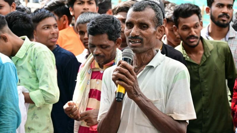 मंटूराम ने मुख्यमंत्री को बताया कि पत्नी संग रातभर करता हूं गोबर की चौकीदारी