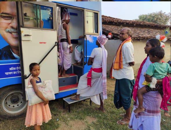 हाट-बाजार क्लीनिक के माध्यम से अब तक 30 लाख से अधिक लोगों का इलाज