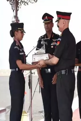 हरियाणा की कैप्टन अभिलाषा के नाम जुड़ी खास उपलब्धि… आर्मी की पहली लड़ाकू पायलट बनीं