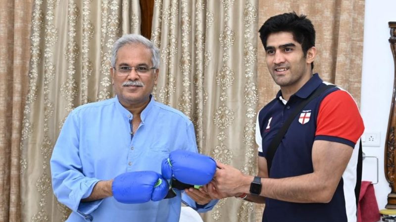 मुख्यमंत्री से ओलंपिक पदक विजेता भारतीय मुक्केबाज विजेन्दर सिंह ने की सौजन्य मुलाकात