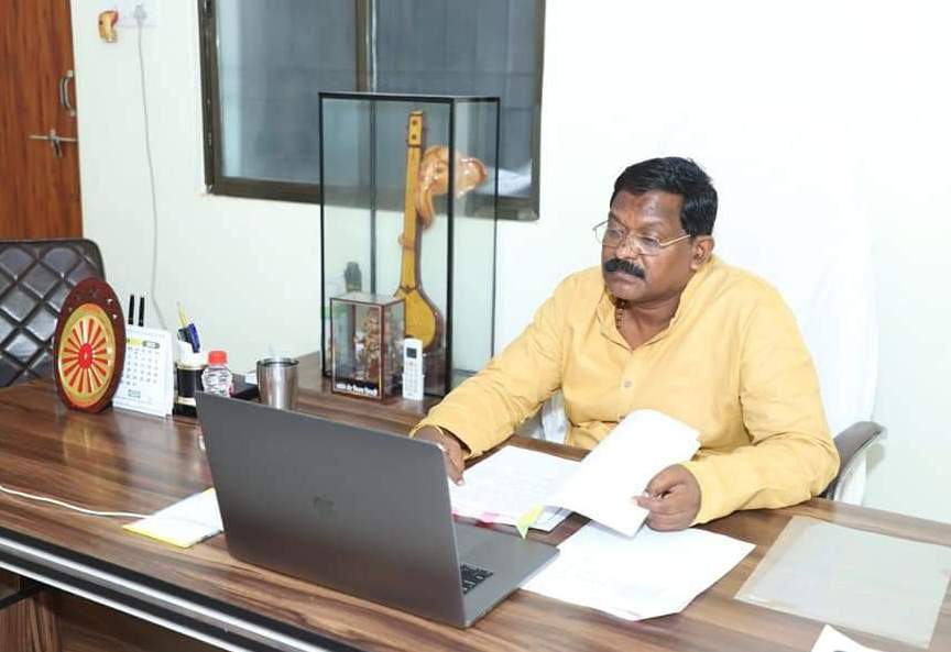 खाद की कमी दूर करने मंत्री भगत ने कलेक्टर को दिए निर्देश