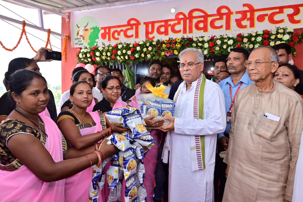 खेत से प्रसंस्करण इकाई तक सीता, शांति और जूही का मजदूर से उद्यमी बनने का सफ़र