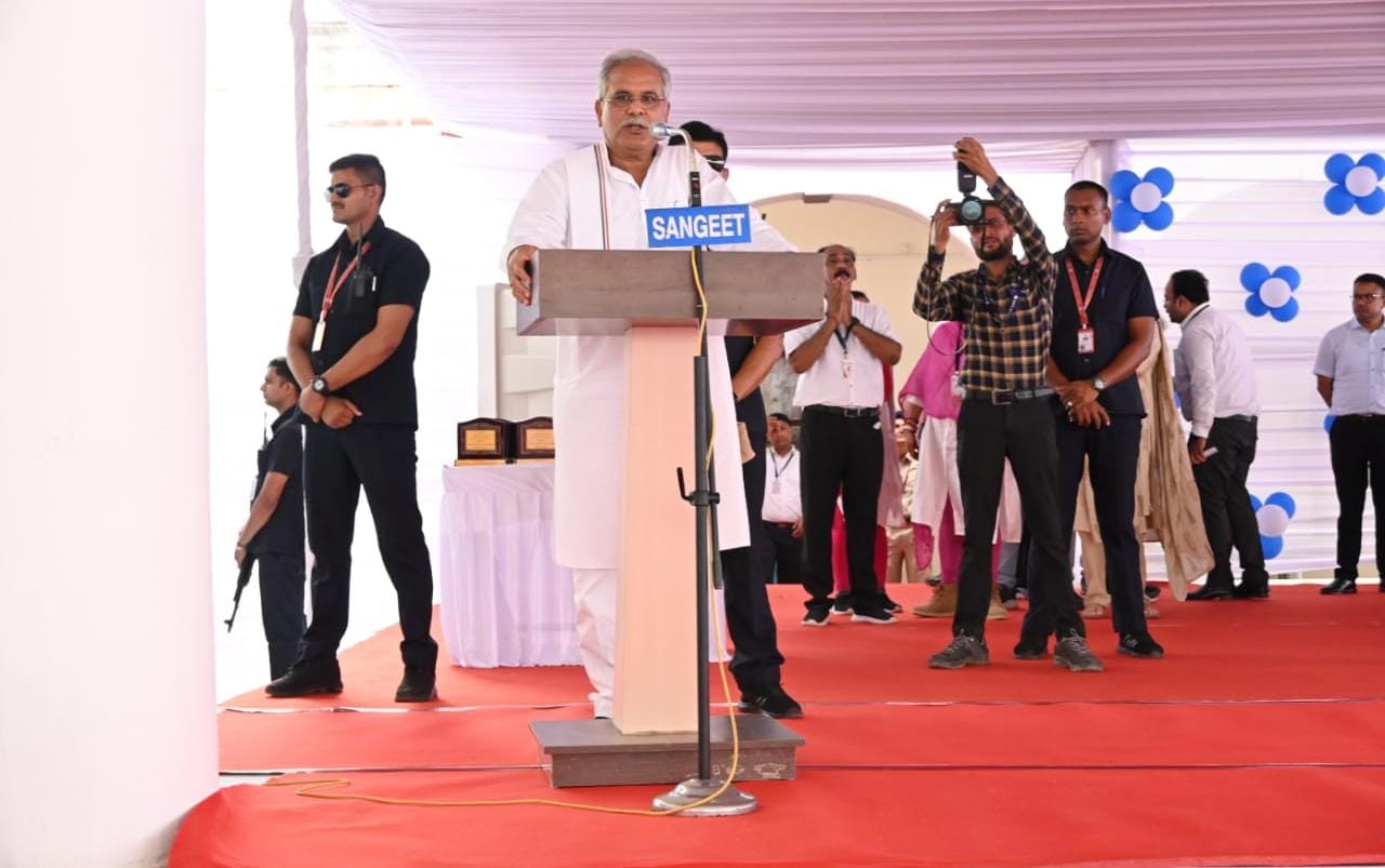 जब मुख्यमंत्री ने बताया कैसे आया स्वामी आत्मानंद इंग्लिश मीडियम स्कूल का विचार