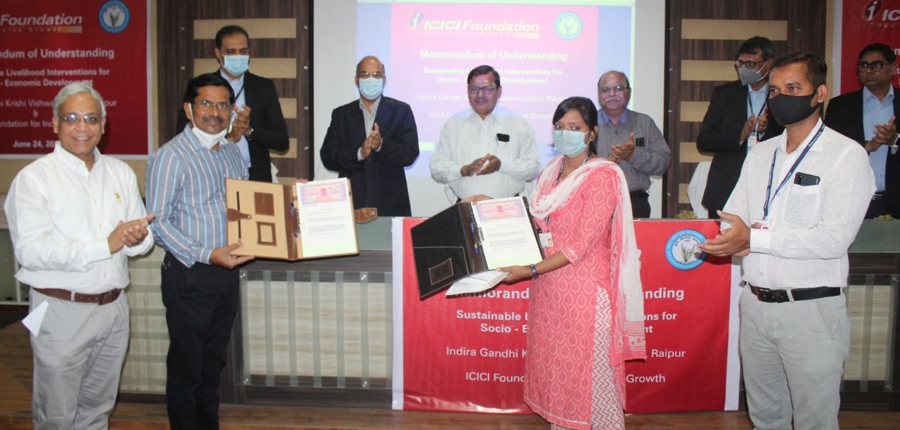 कृषि विश्वविद्यालय एवं आई.सी.आई.सी.आई. फाऊंडेशन के मध्य अनुबंध … आजीविका विकास एवं कृषि आय में बढ़ोतरी के लिए मिलकर काम करेंगे