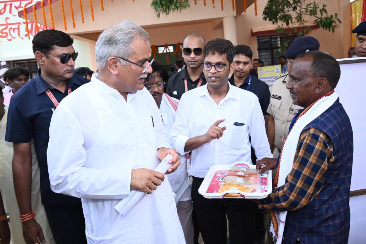 मुख्यमंत्री ने की हरित क्रांति आदिवासी सहकारी समिति की सराहना