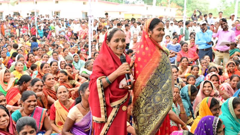 दूध उत्पादक किसानों से भेंट मुलाकात के दौरान मुख्यमंत्री बघेल ने कहा… दुग्ध उत्पादक अपनी समिति बना लें, संग्रहण केंद्र बनाकर खरीदी पर विचार करेगी सरकार