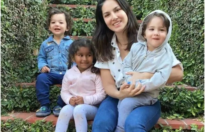 सनी लियोनी को अपने बच्चों को लिए है डर, बोलीं- पॉर्न स्टार थी, कहीं नफरत न करने लगें