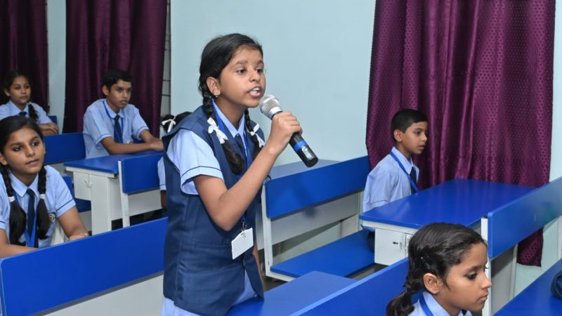 यु आर द वन..ओ कका’ याशिका बेटी की सुरीली इंग्लिश पोयम ने मोहा मुख्यमंत्री का मन