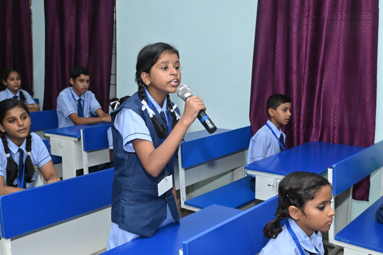 यु आर द वन..ओ कका’ याशिका बेटी की सुरीली इंग्लिश पोयम ने मोहा मुख्यमंत्री का मन