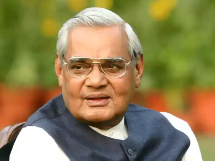 पूर्व पीएम अटल बिहारी बाजपेयी की बनेगी बायॉपिक, अगली जयंती पर होगी रिलीज, देखें टीजर