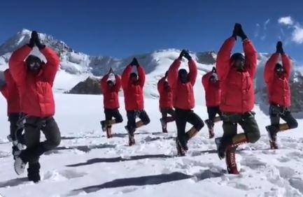 22580 फीट ऊंची चोटी पर जवानों ने किया योग… बनाया नया रिकॉर्ड