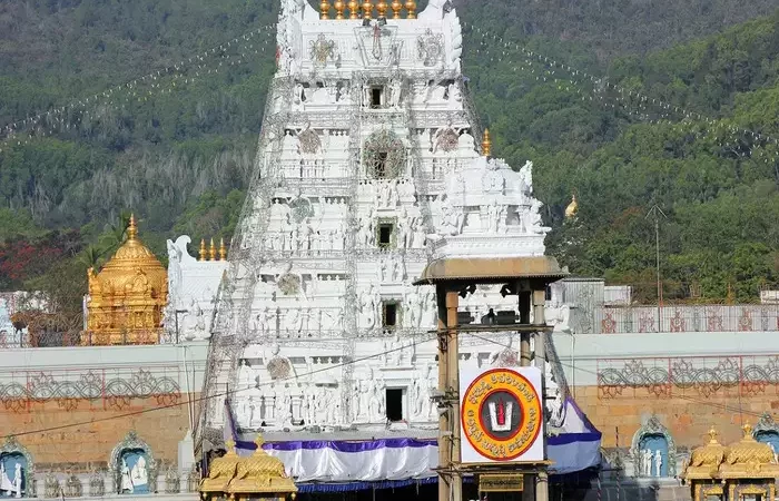 तिरुपति मंदिर में बाल दान करने की परंपरा कुछ इस तरह हुई थी शुरू, पीछे की कहानी है बड़ी ही अनोखी