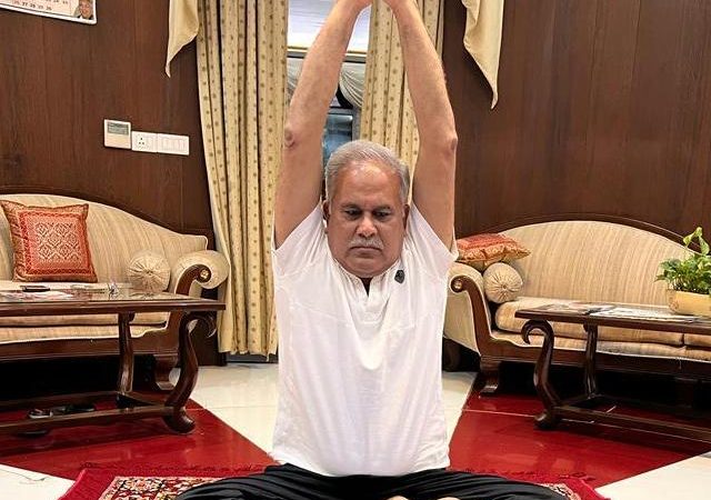 योग मनुष्य की शारीरिक, मानसिक और आध्यात्मिक ऊर्जा बढ़ाता है-मुख्यमंत्री श्री भूपेश बघेल