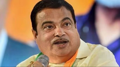 विदेशियों का ख्याल लेकिन भारतीयों की जिंदगी से खिलवाड़’ कार कंपनियों पर भड़के गडकरी