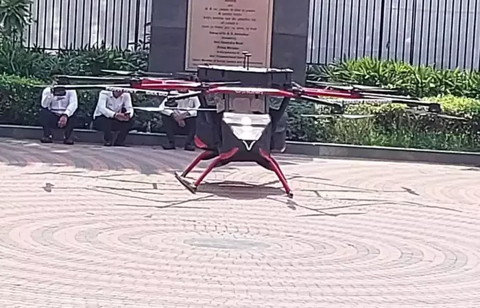 इंसान को लेकर उड़ने वाला देश का पहला ड्रोन वरुणा