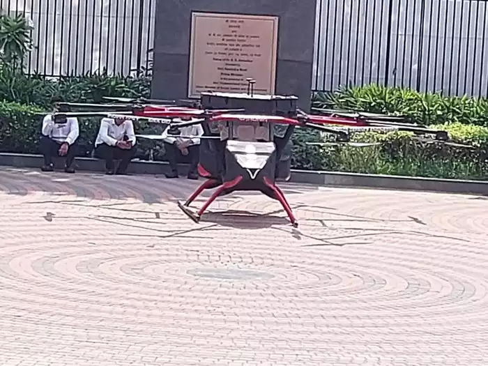 इंसान को लेकर उड़ने वाला देश का पहला ड्रोन वरुणा