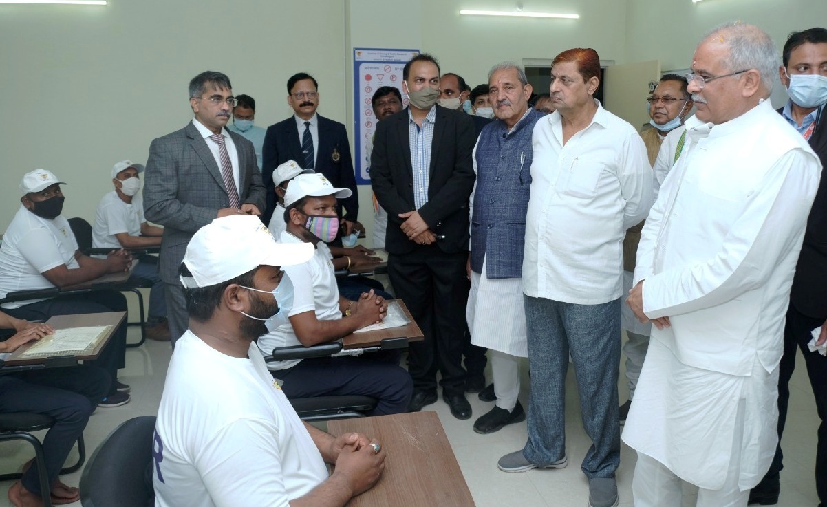 छत्तीसगढ़ में सुगम तथा सुरक्षित यातायात के लिए वाहन चालन कौशल को विकसित करने की अहम पहल