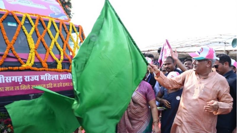करसा गांव से ’मुख्यमंत्री महतारी न्याय रथ’ यात्रा की हुई शुरूआत