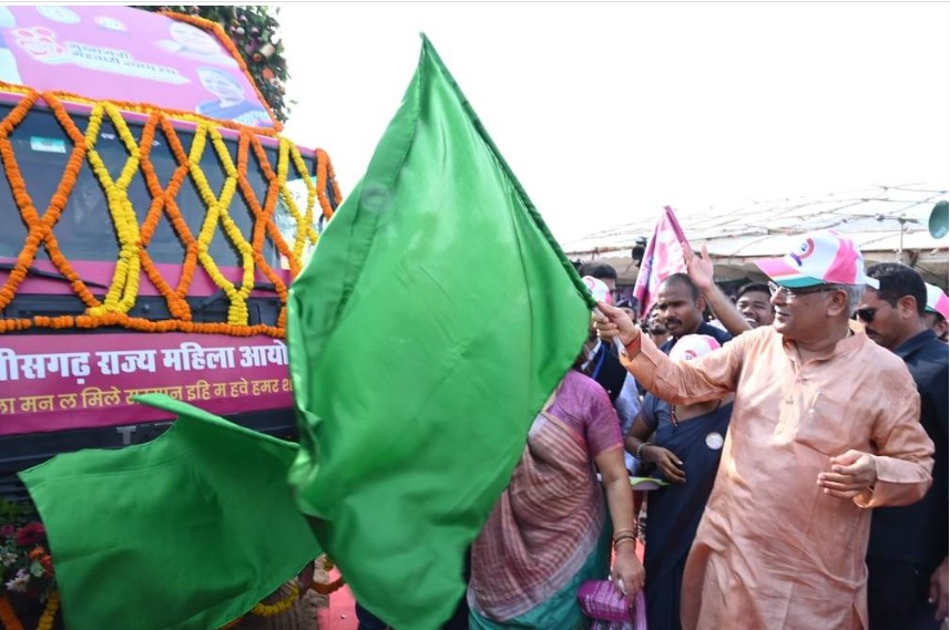 करसा गांव से ’मुख्यमंत्री महतारी न्याय रथ’ यात्रा की हुई शुरूआत