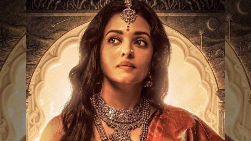 डबल रोल से पर्दे पर ऐश्वर्या राय की जबरदस्त वापसी, महारानी के लुक में दिखीं बला की खूबसूरत