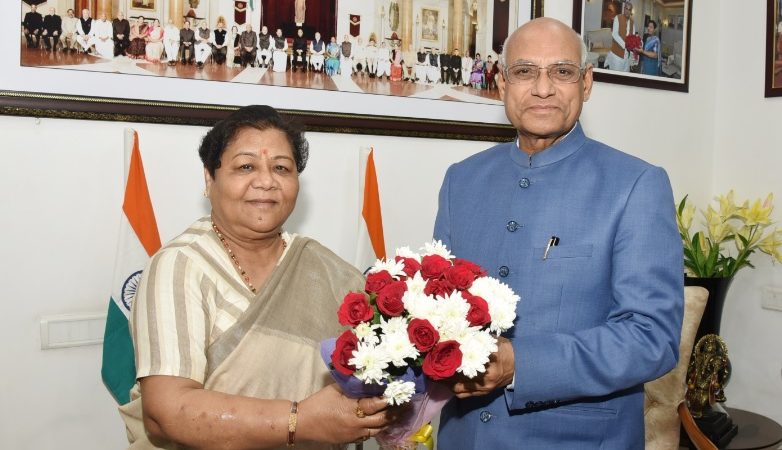 राज्यपाल सुश्री उइके से झारखण्ड के राज्यपाल बैस ने की भेंट