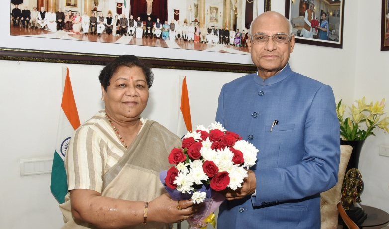 राज्यपाल सुश्री उइके से झारखण्ड के राज्यपाल बैस ने की भेंट
