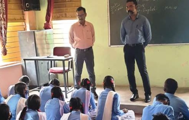 स्कूल प्राचार्य की दो और व्याख्याता की एक वेतन वृद्धि रोकी गई