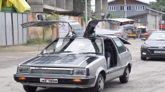 महिंद्रा को भा गई बिलाल की सोलर कार, साथ काम करने की जताई इच्छा