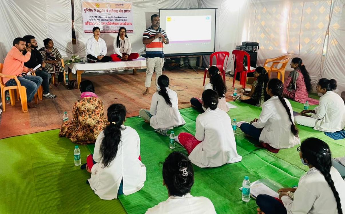 छत्तीसगढ़ में गर्भवती महिलाओं के स्वास्थ्य के लिए योगाभ्यास कार्यक्रम