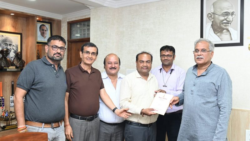 मुख्यमंत्री को चातुर्मास कलश स्थापना के कार्यक्रम में शामिल होने का आमंत्रण