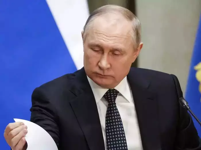 डिफेंस मिनिस्टर के साथ बात करते-करते सो गए पुतिन! दावा- कैंसर का इलाज करवा रहे रूसी राष्ट्रपति