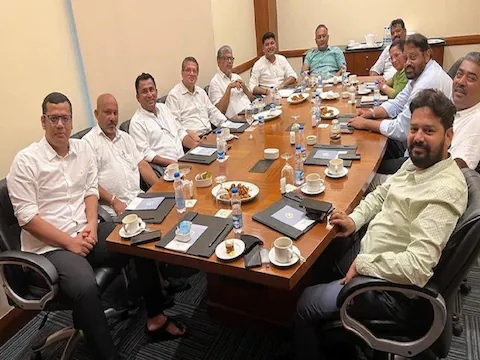 ऑपरेशन लोटस फेल, 11 में से 10 कांग्रेस विधायक वासनिक की बैठक में शामिल